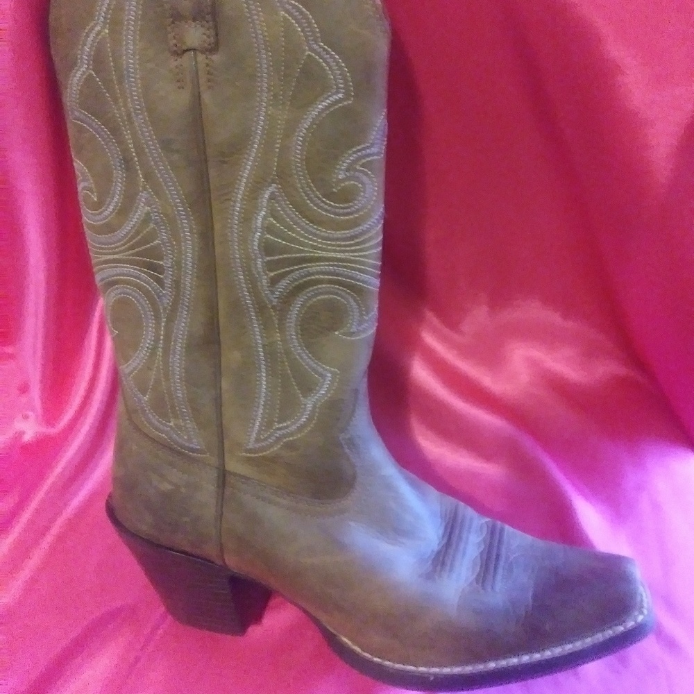 Ariot western boots